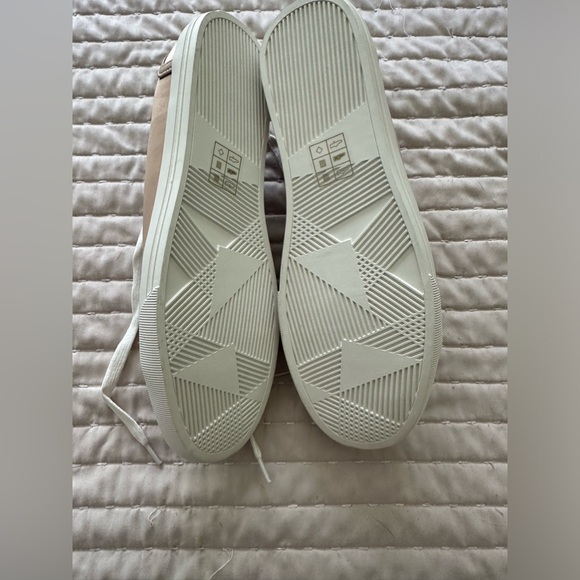 NWOT Lia satin sneakers 8 champagne Jack Rogers 🍾 - Picture 3 of 6